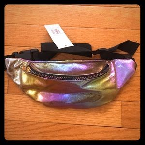✨HOST PICK! ✨NWT Colorful Metallic Fun Fanny Pack